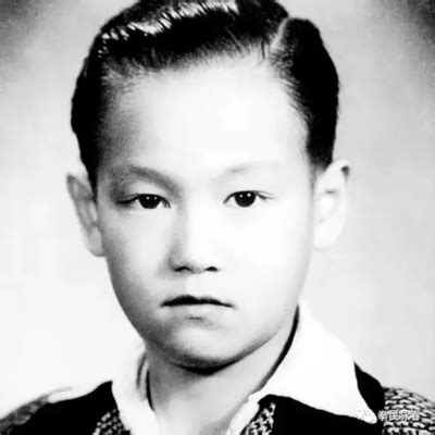 李小龙为何去美国