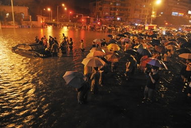 郑州暴雨，城市与水共舞的挑战