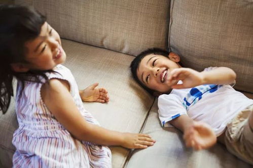 悲剧中的温情——男子持刀追妻，孩子拦住大喊，妈咪你走