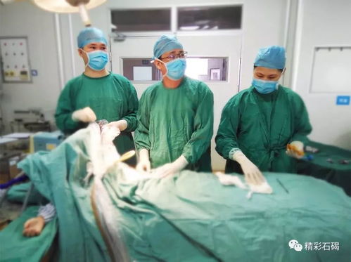 男子挤破身上痘痘住进ICU，皮肤小伤口的警示与反思