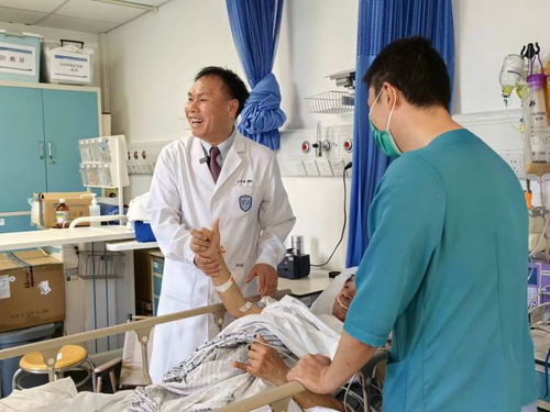 男子挤破身上痘痘住进ICU，皮肤小伤口的警示与反思