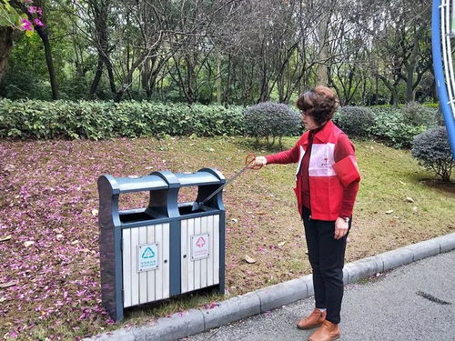 肖阿婆家的垃圾清理记，十吨垃圾清零的启示