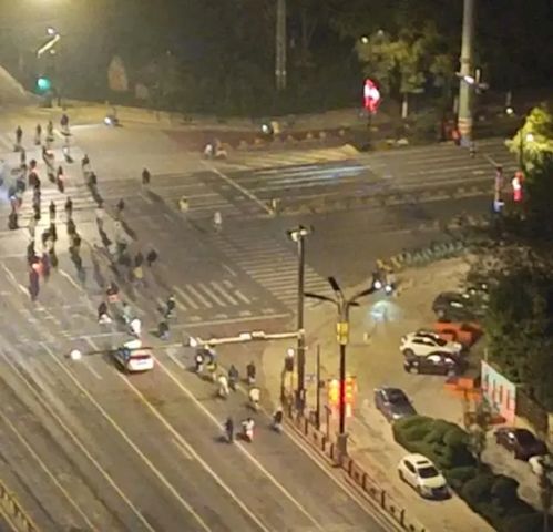 郑州大学生夜袭开封，一次跨城之旅的文化探寻与体验